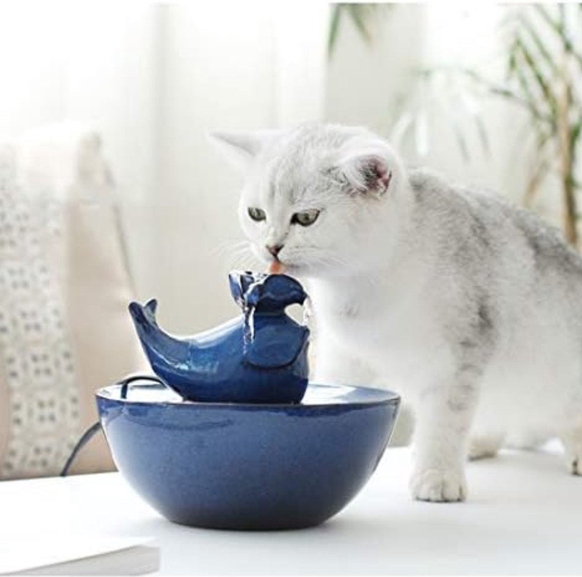 Ceramic cat fountain - Ceramic drinking fountain - Indoor fountain - 17.5 * 15 cm - Blue