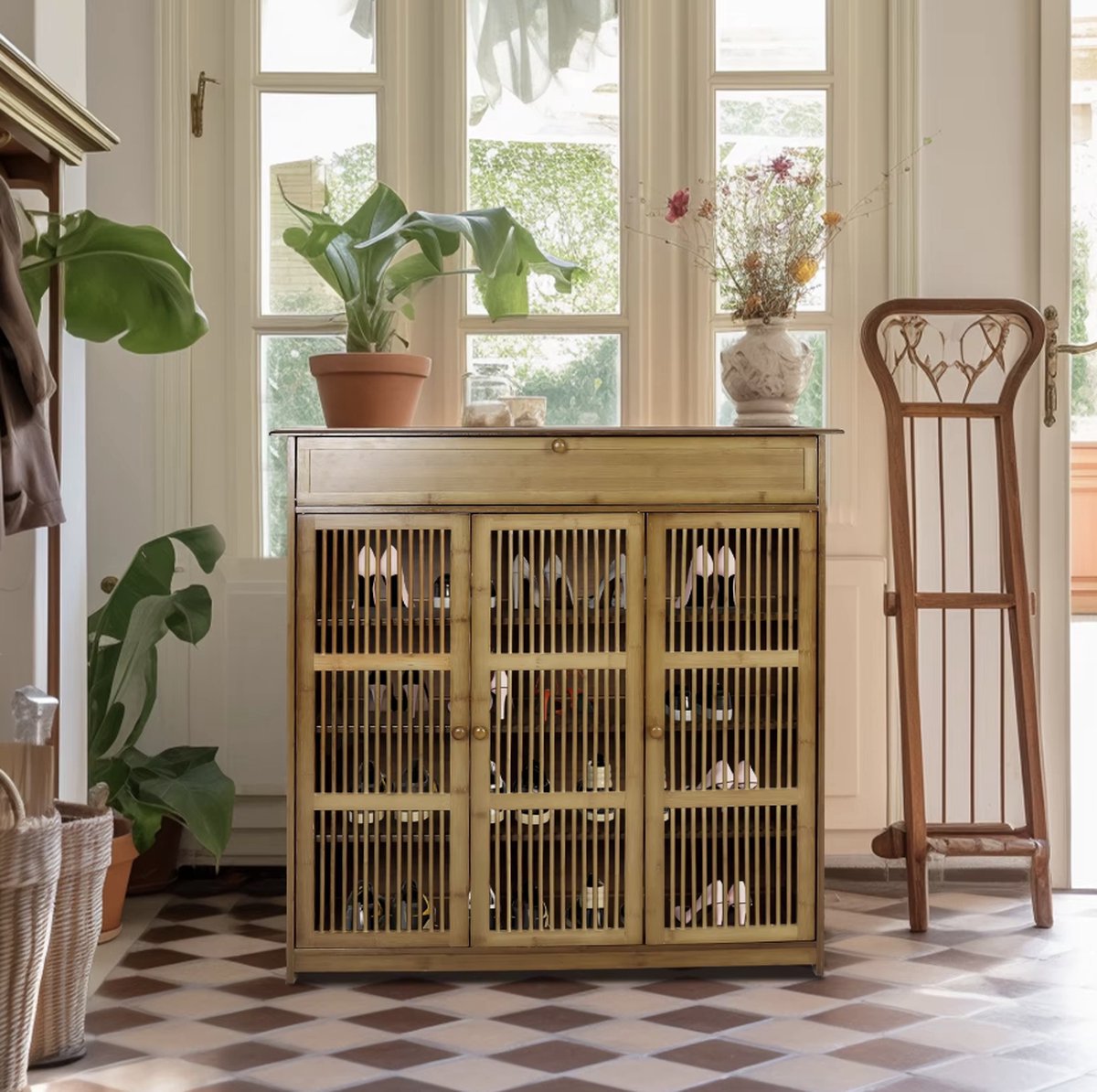 J&R Schoenenkast - Houten kast - 3 deuren - 4 planken - Opbergvak - Keukenkast - Gangkast - Eetkamerkast - Bamboe - Dressoir - Lichtbruin