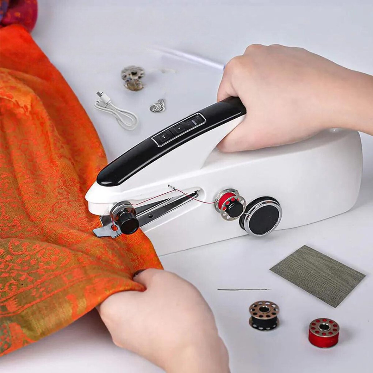 Handnaaimachine - Naaimachine - Mini naaimachines - Inclusief Naaiset - Naalden - Elektrisch - Schoenen - Tas - Wit