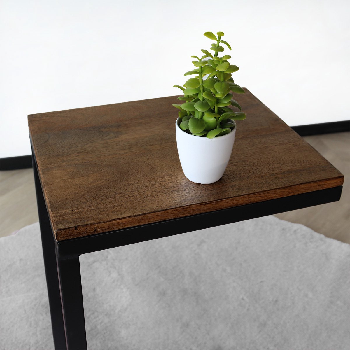 Bijzettafel industrieel Jerry 68cm hoog duurzaam mangohout laptoptafel mango bijzettafel