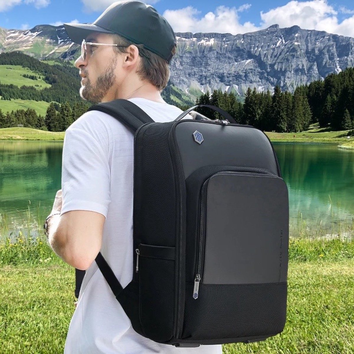 Arctic Hunter Leren Rugzak - Laptoptas - Rugzak - 15,6 Inch - Waterafstotend - Zwart - USB Oplaadstation