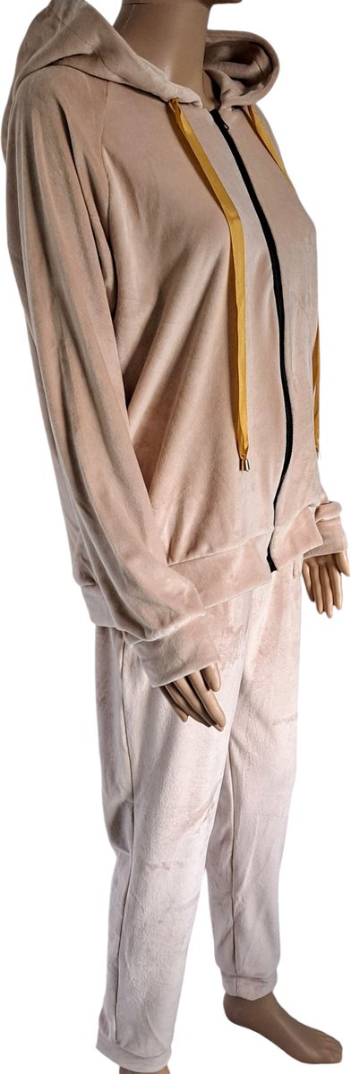 Beige Velours, Tweedelig Pak / Trainingspak / Huispak / Stijlvol / Comfortabel / Warm / MAAT S