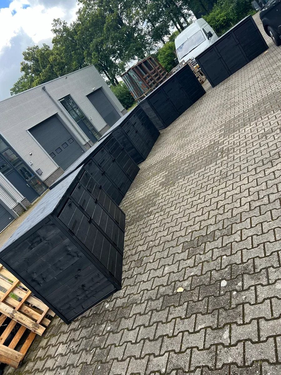 Containerombouw kliko ombouw douglas zwart 3 DICHTE ACHTERKANT LET OP GEEN BOUWPAKKET WORDT KANT EN KLAAR GELEVERD Dus geen gedoe van zelf in elkaar zetten Kliko Ombouw voor 3 containers Containerberging-Containerkast voor 3-Container berging