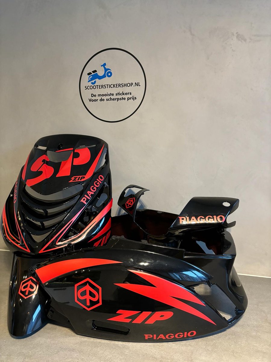Piaggio Zip - SP pakket - Piaggio Zip Accessoire - Scooter Accessoires - Scooter Stickers - Stickerpakket - Mat Rood