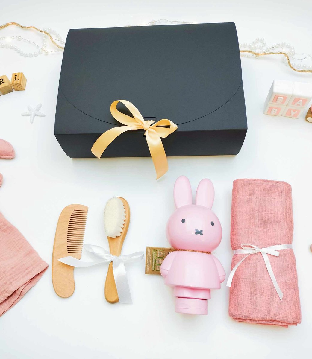 Kraamcadeaus voor meisje 7 stuks - Hawsaz.nl cadeau - Babygeschenksets - Geboortecadeau - babyshower - Babyset - Baby knuffeldoekje - Speenkoord - Babygeschenk - babyspeelgoed - Babyverzorging - Nijntje - Gepersonaliseerd