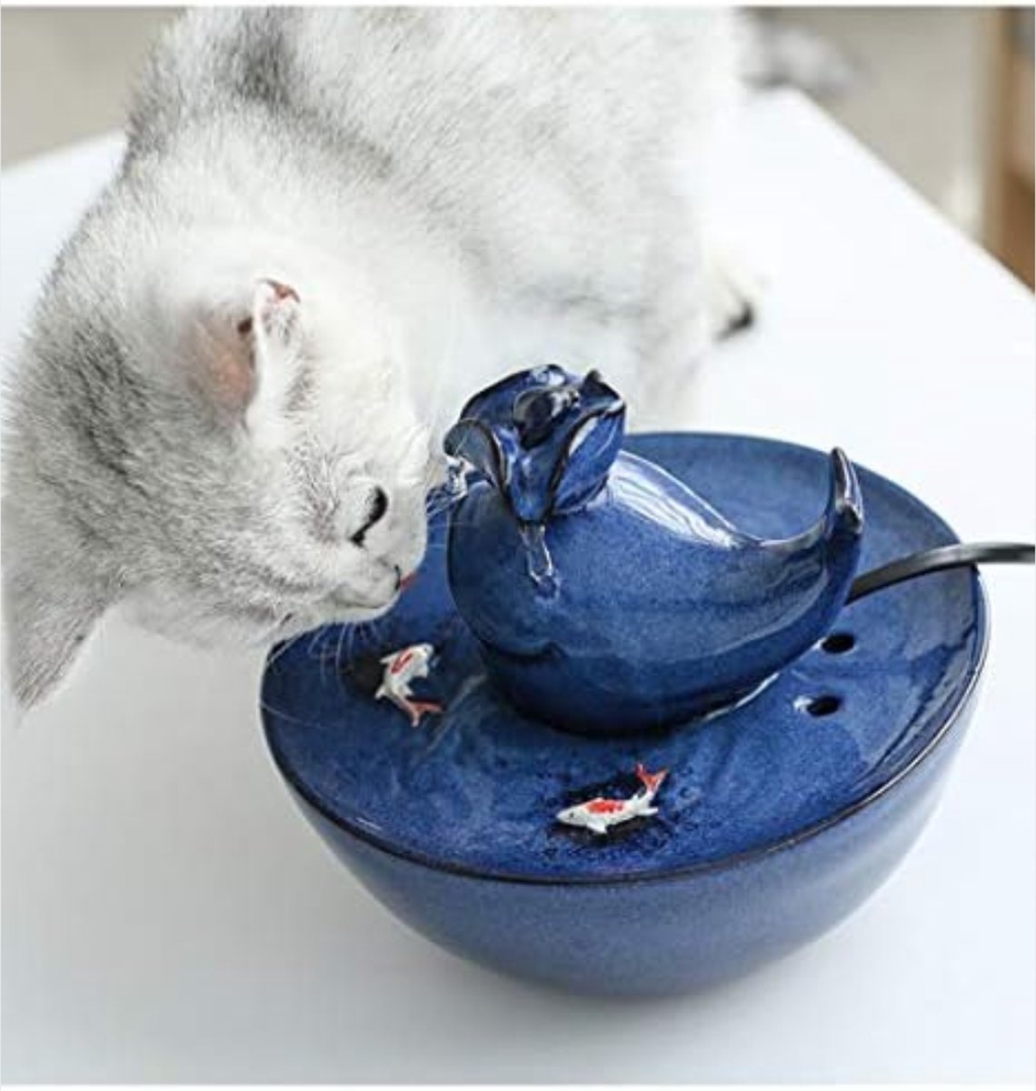 Ceramic cat fountain - Ceramic drinking fountain - Indoor fountain - 17.5 * 15 cm - Blue