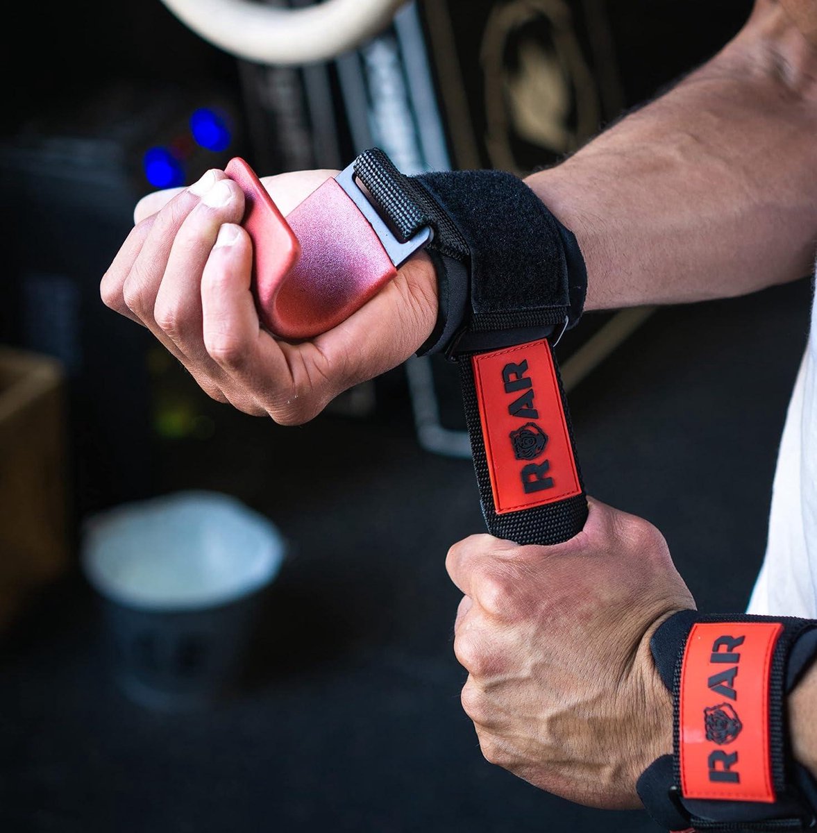 Metal Weight Lifting Hooks - Grip Straps for Weightlifting - Bodybuilding Hooks - Wrist Wraps with Hook - Gym Hooks wrist wraps