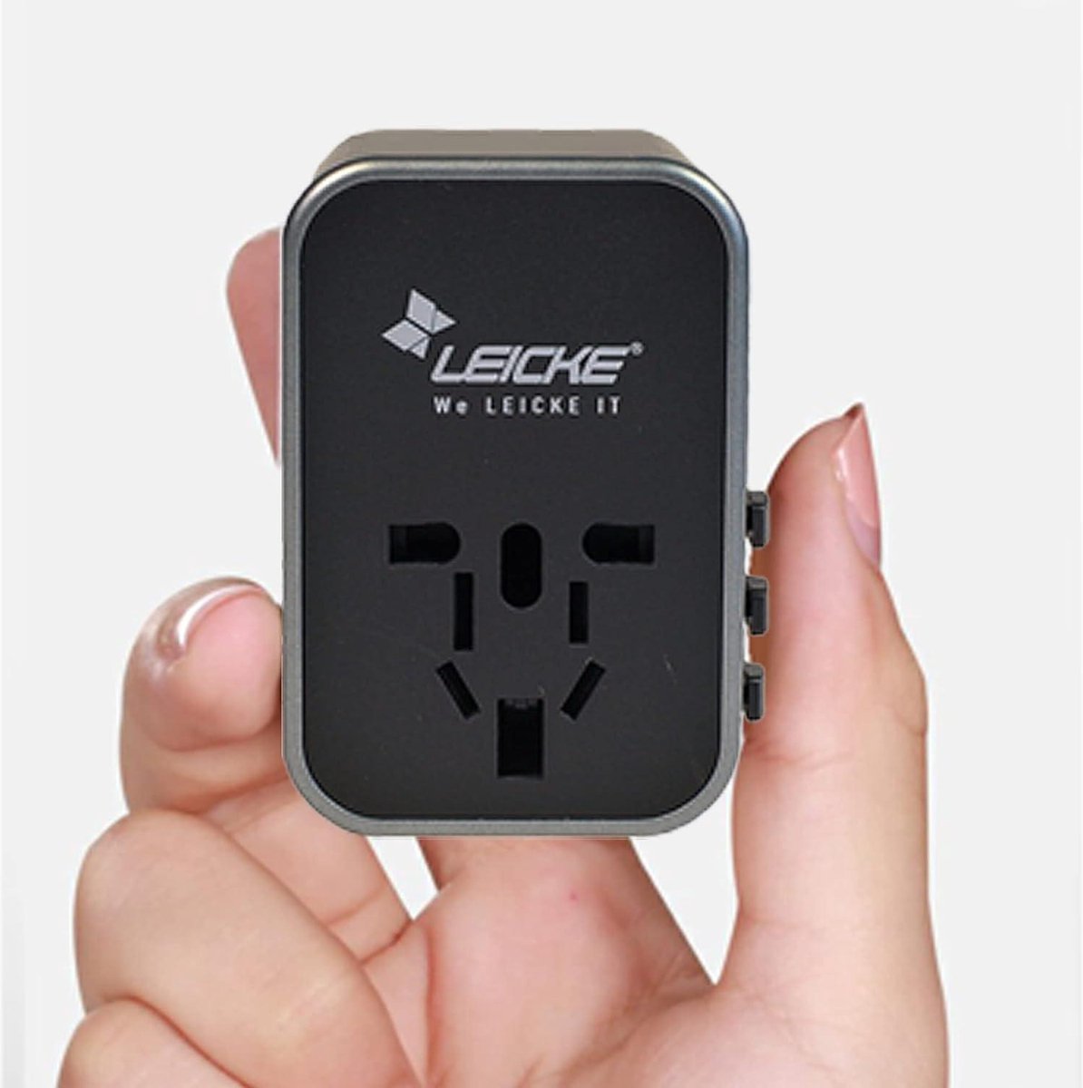 Universal travel adapter - International travel plug with 3 USB A ports - 2 type C - 224 countries - US/EU/UK/AUS plugs