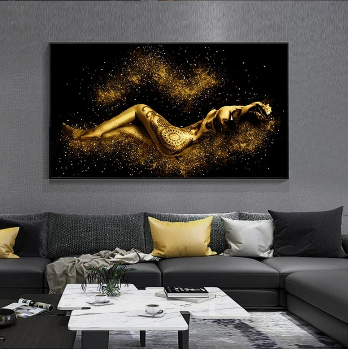 Allernieuwste.nl® Canvas Schilderij Abstract Gouden Sexy Vrouw - Kunst aan je muur - Woonkamer - 80 x 160 cm - Zwart/Goud