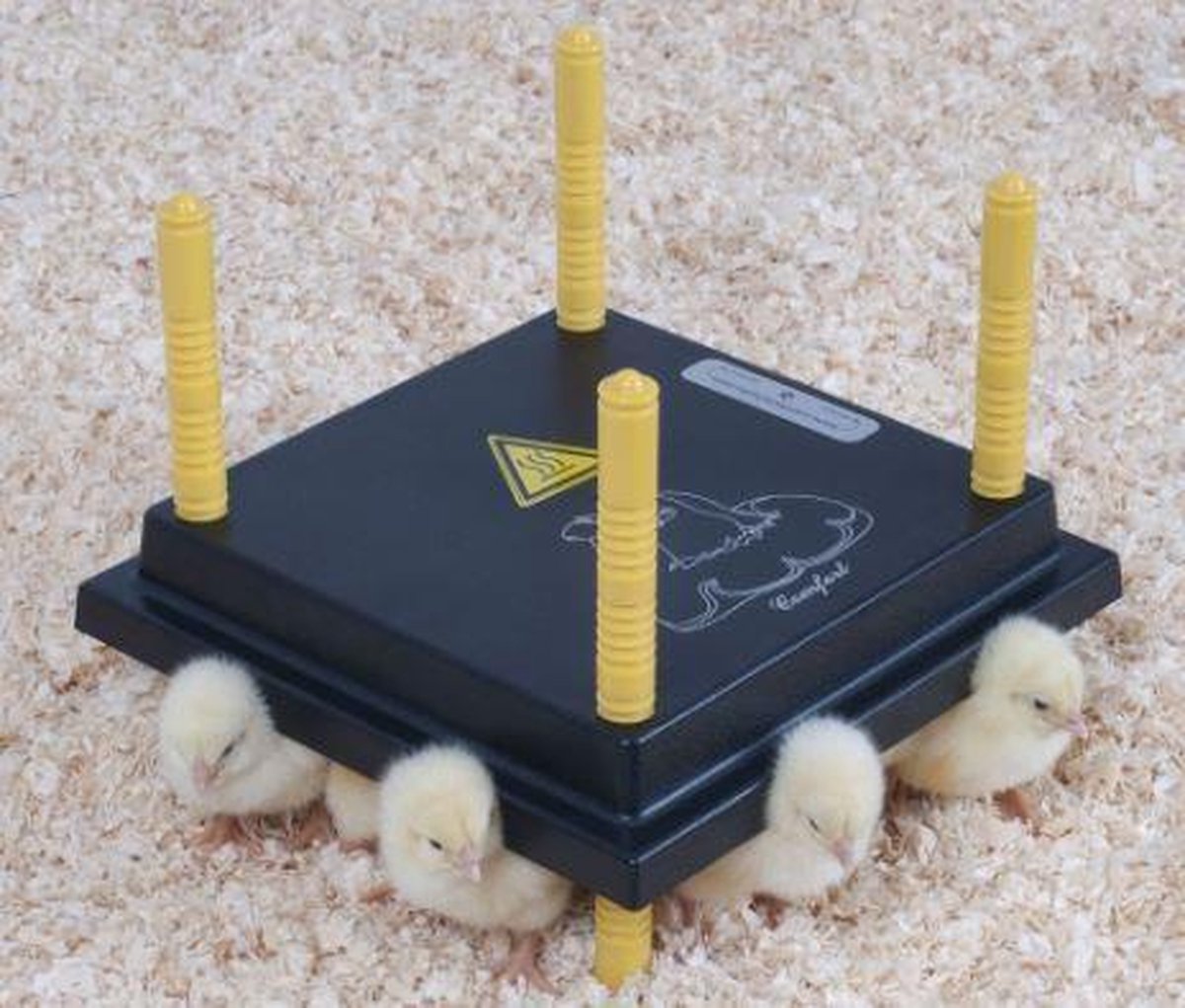 Heat plate 25 x 25 CM - Drinking bottle 0.5 L - Feeder - For chicks