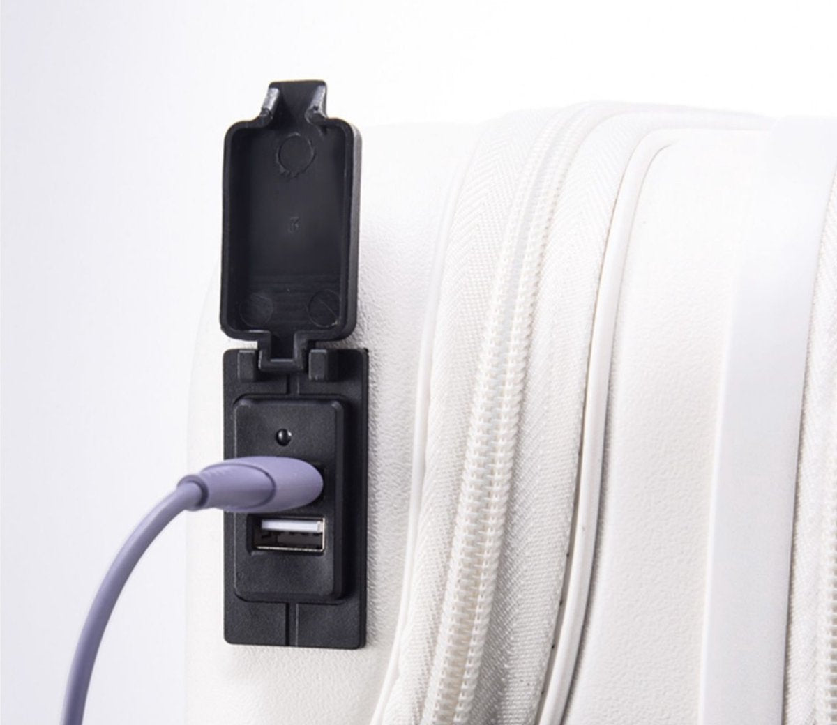 Koffer - Reiskoffer - Koffers - Handig voorvak - Met USB-aansluiting - 4 wielen - 24 inch - Zwart