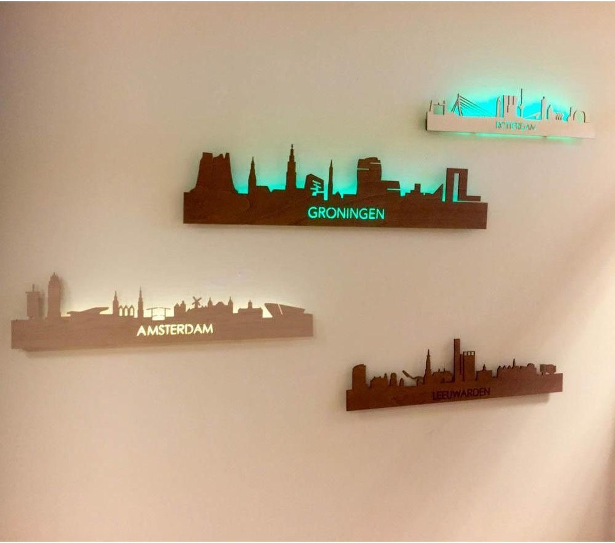 Skyline Alphen aan den Rijn Eikenhout - 80 cm - Woondecoratie - Wanddecoratie - Meer steden beschikbaar - Woonkamer idee - City Art - Steden kunst - Cadeau voor hem - Cadeau voor haar - Jubileum - Trouwerij - WoodWideCities