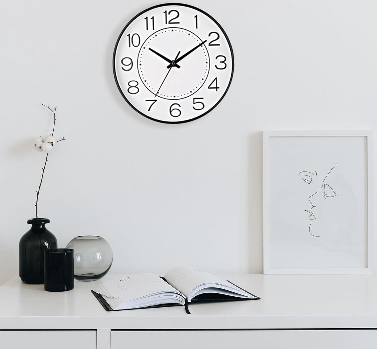 Wandklok 25,5 cm Stille Niet-Tikkende Ronde Wanddecoratie, Wandklokken voor Woonkamer Keuken Kantoor (Wit Zwart)