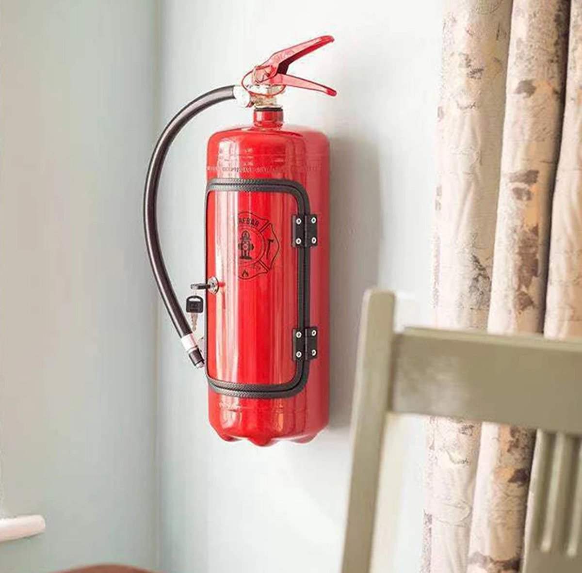 Brandblusser Drankhouder - Cadeau - Geschenk - Wijn - Drank - Vodka - Wodka - Sterke drank - Wijnfles - Wijnkist - Grappig - Decoratie