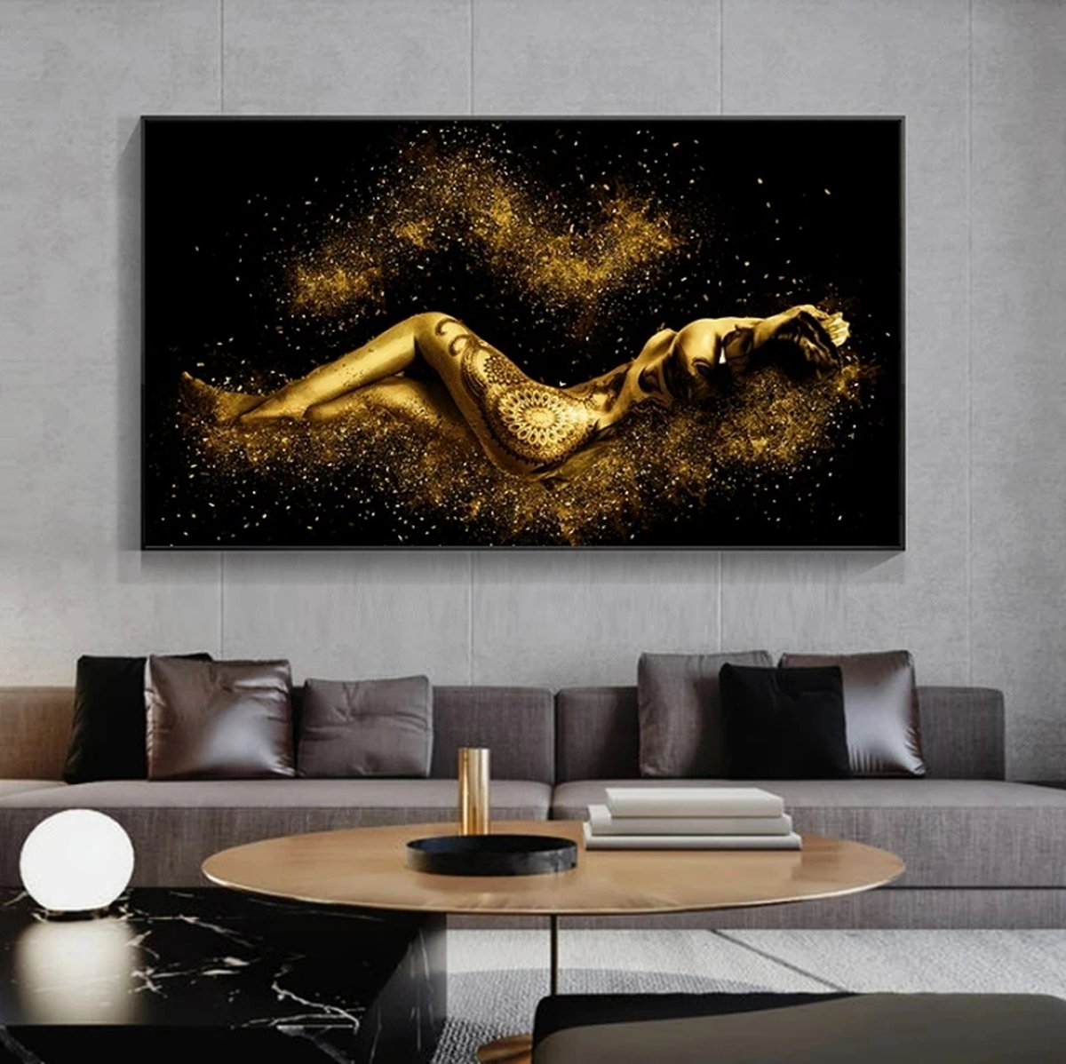 Allernieuwste.nl® Canvas Schilderij Abstract Gouden Sexy Vrouw - Kunst aan je muur - Woonkamer - 80 x 160 cm - Zwart/Goud