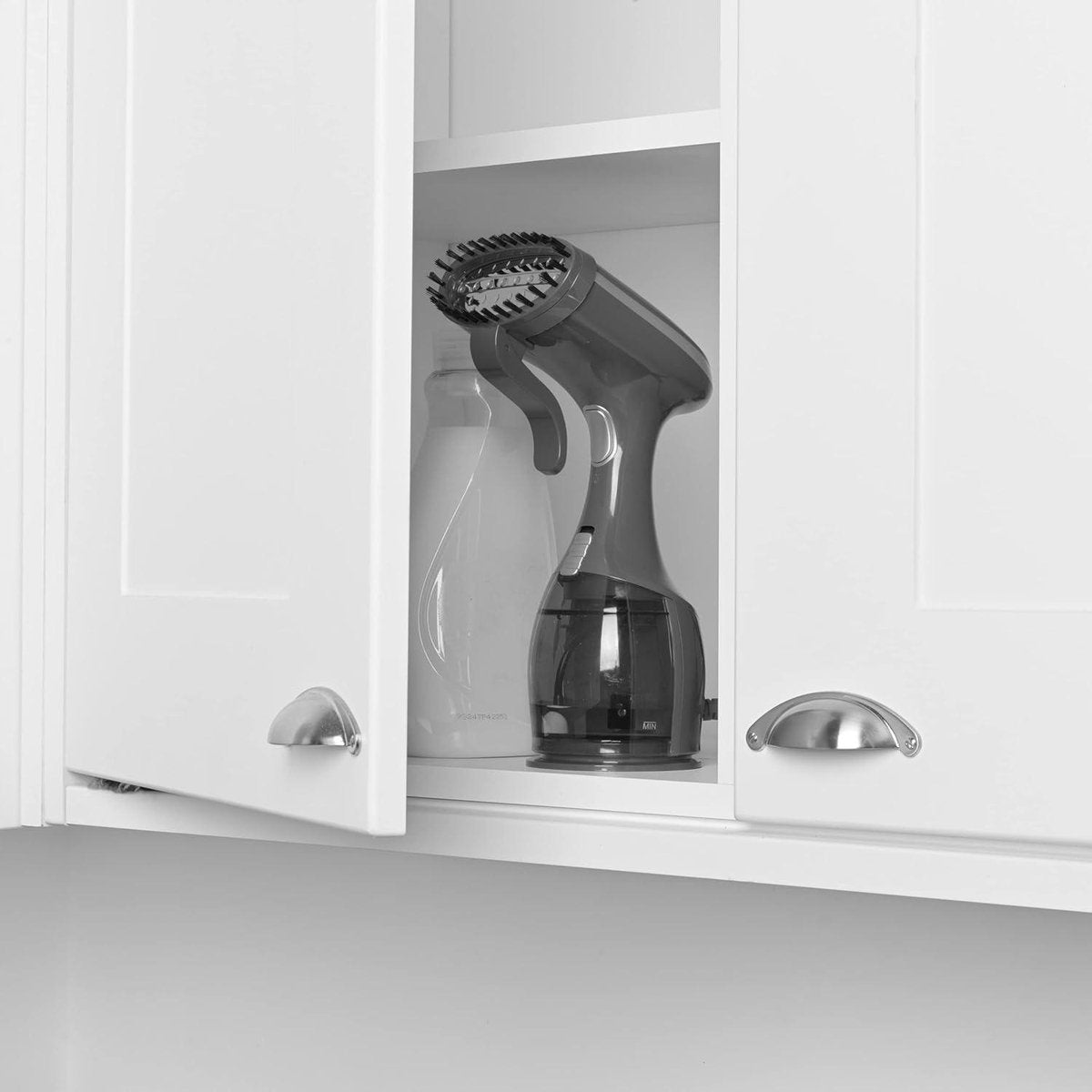 Steam Max Pro Draagbare Kledingstomer - Verticale Stomer - Handstomer met Stoffen Borstel - Afneembaar Waterreservoir - Stoom Opfrissen en Saniteren - 1500 W kledingstomer