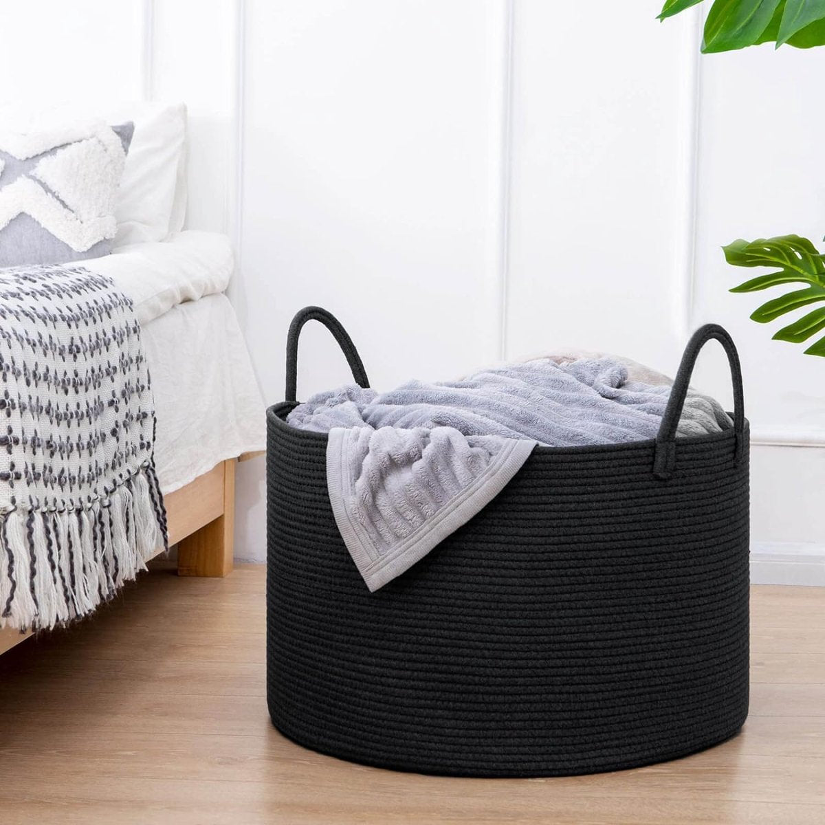 Laundry basket, braided storage basket, large cotton basket, towel basket for bathroom, basket for blankets living room, pillows, baby toys, storage basket, 55 x 35 cm, round, black