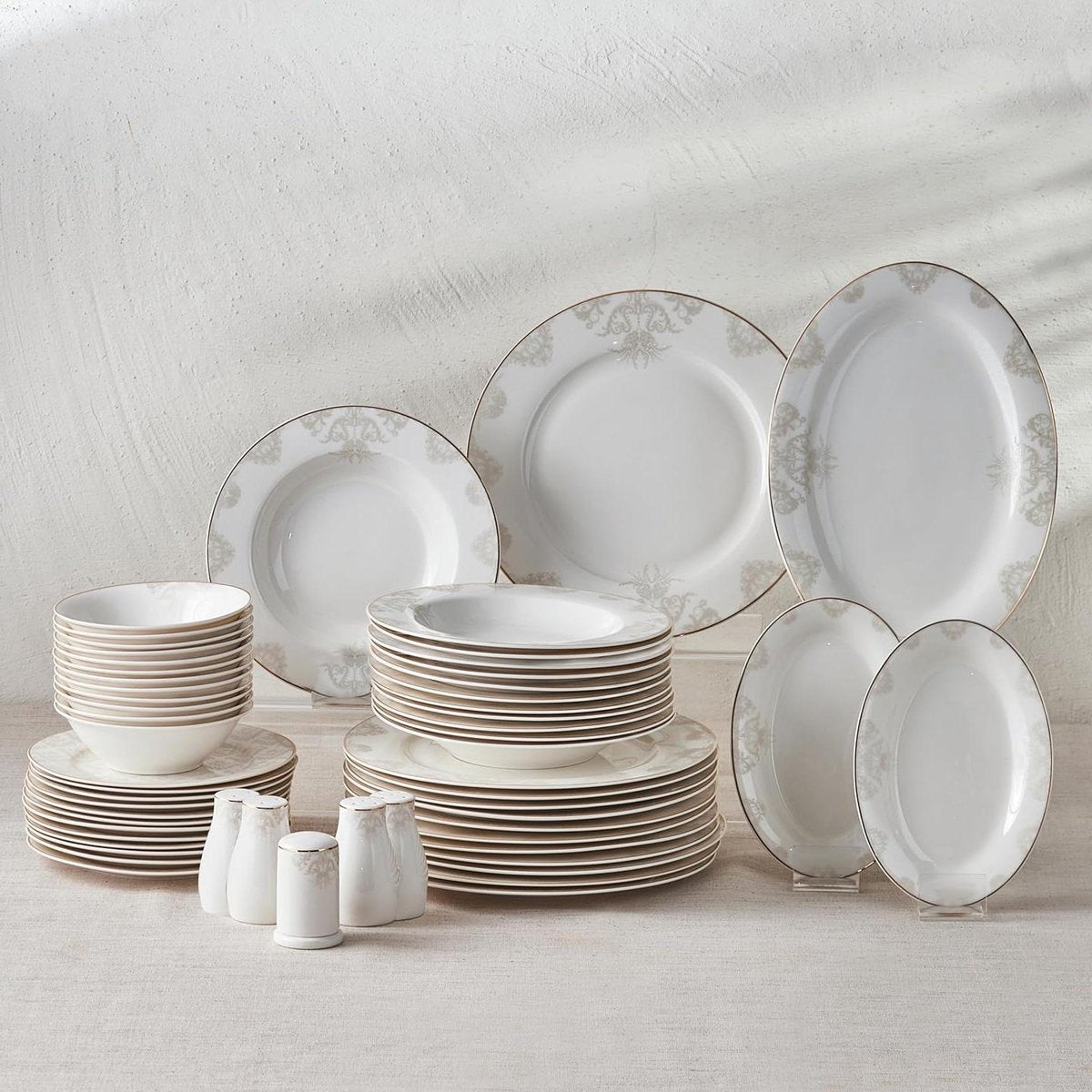 Servies set voor 12 personen Karaca Siena Tafel servies set 56-delig - ronde combi servies set - wit porselein servies - diepe borden en platte borden. Servies set 12 personen