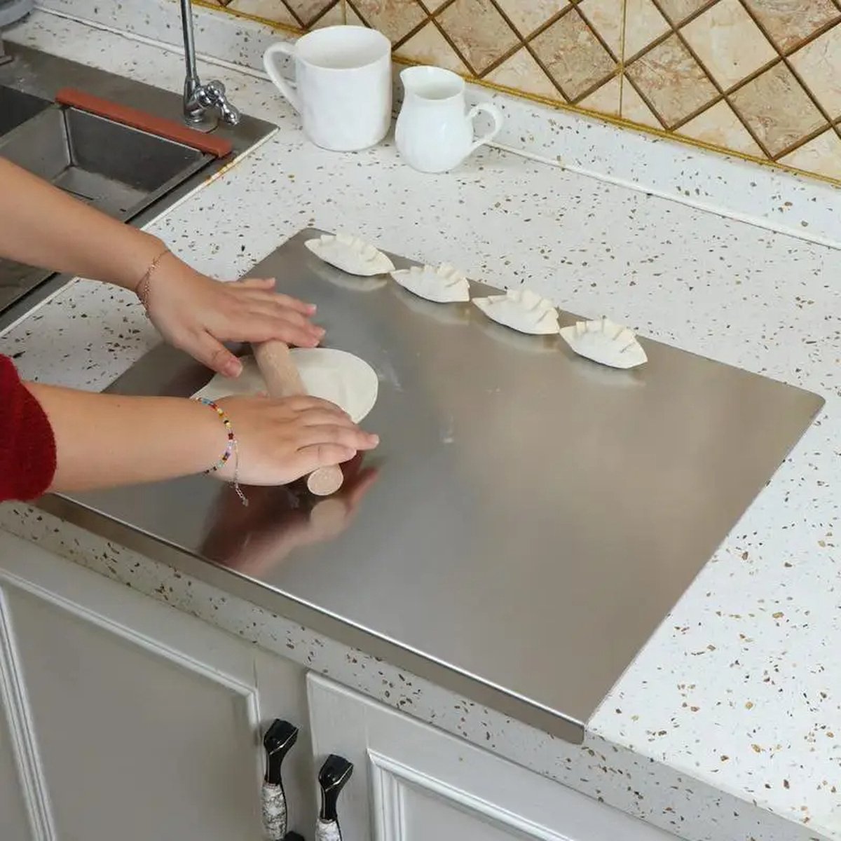 RVS Snijplank met Opstaande Rand - 50x40x1.5 cm - Multifunctionele Keuken Snij- en Bakplank - Aanrecht Bescherming - Ideaal voor Pizza, Voedsel, Gebak en Keuken Accessoires