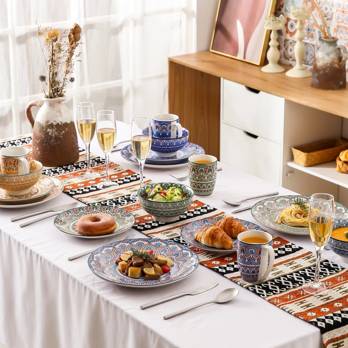 Serviesset - Serviessets - Serviesset 4 personen - Boheems Patroon - Porselein - 16-Delig Servies - Dinerbord - Dessertbord - Kom - Mok