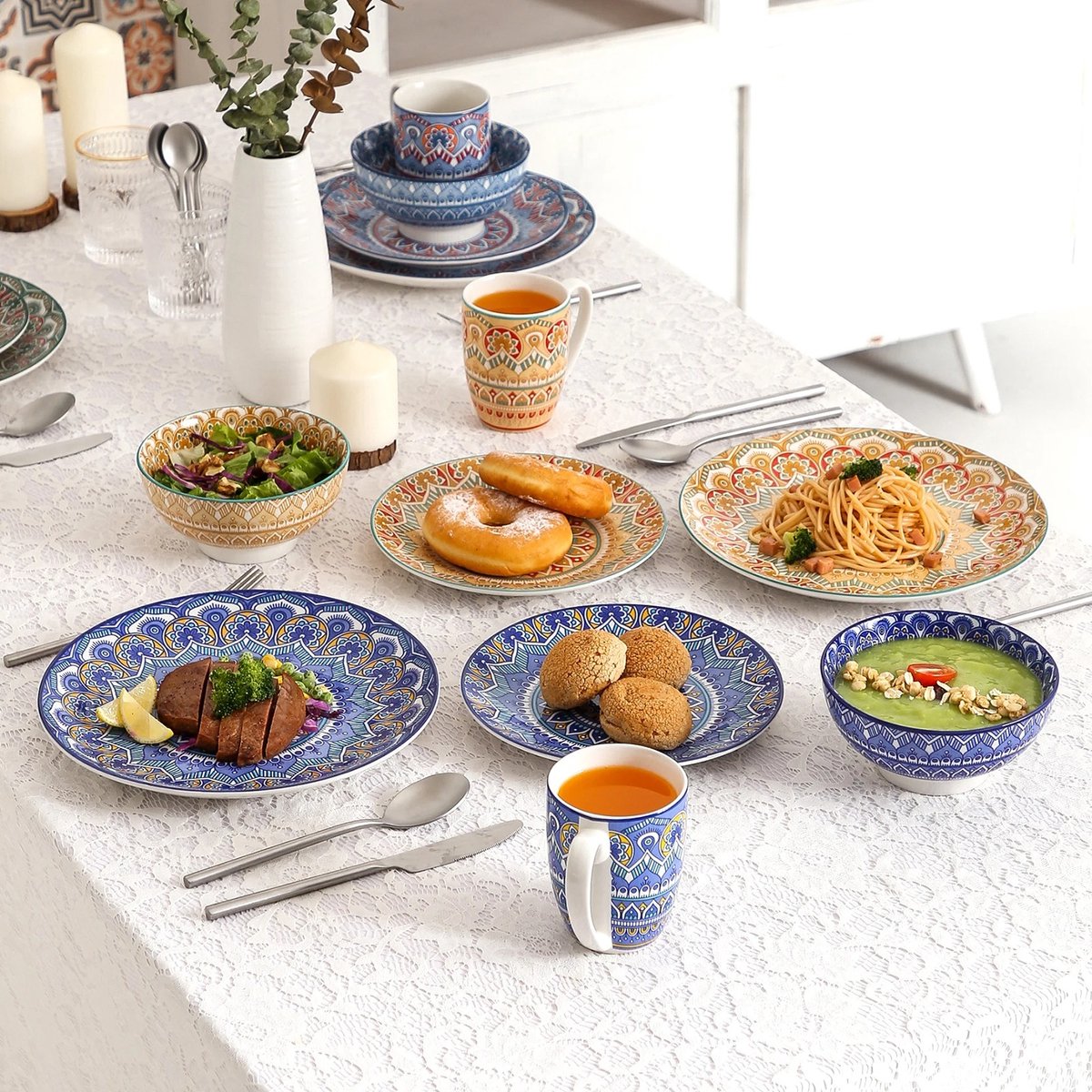 Serviesset - Serviessets - Serviesset 4 personen - Boheems Patroon - Porselein - 16-Delig Servies - Dinerbord - Dessertbord - Kom - Mok