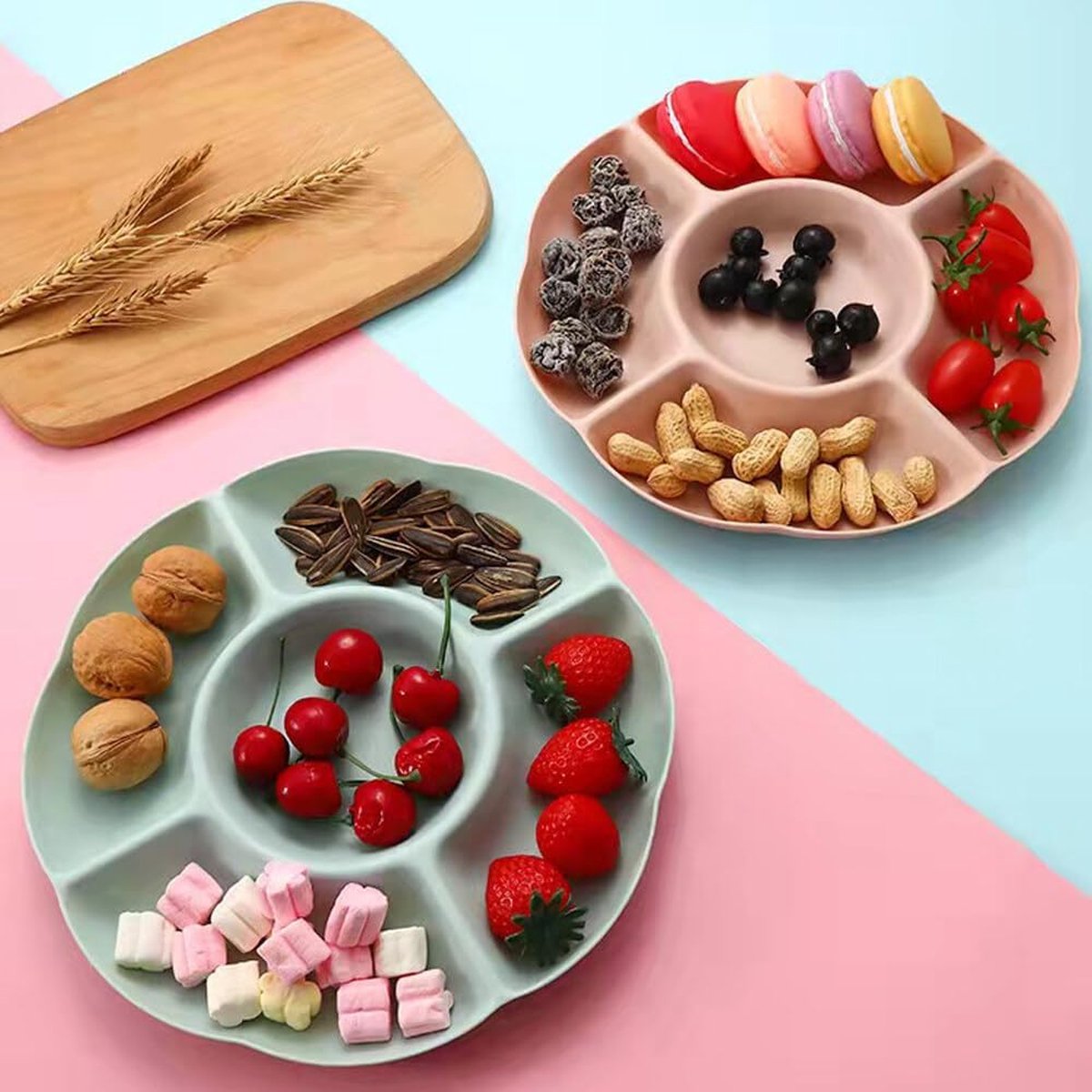 Snackborden met 5 Vakken - 4 Stuks Snackschalen - Plastic Snackborden - Fruitborden van Kunststof - Herbruikbaar - Duurzaam voor Noten - Desserts (Roze - Groen)