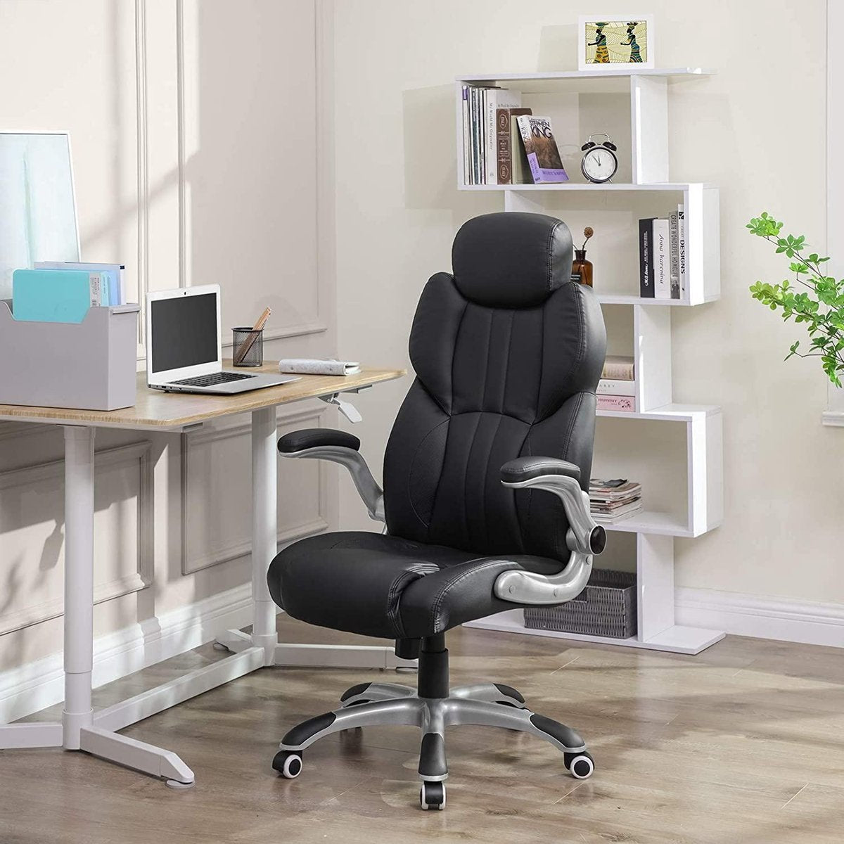 Luxury Ergonomic Office Chair with Tilt Mechanism - Executive Manager's Chair Ergonomic - Office Chair with Height-Adjustable Headrest & Foldable Armrests - Faux Leather - Heavy Duty