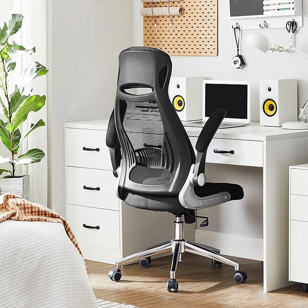 Ergonomic Office Chair with Wheels - With Adjustable Armrests - Office Chair for Adults - Office Chair - Black