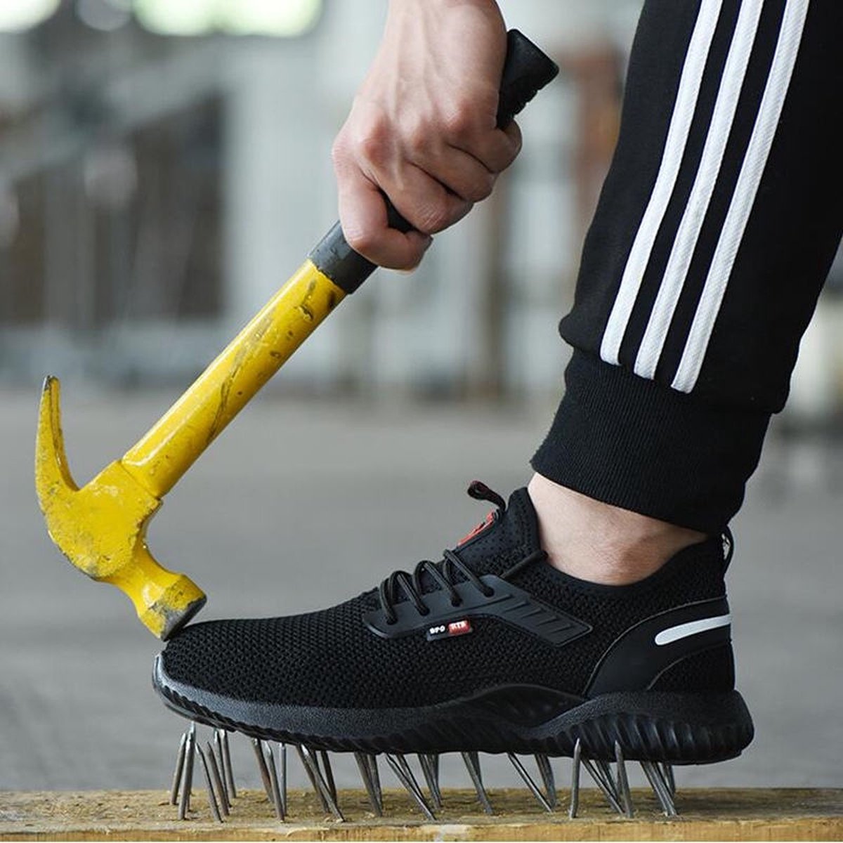 Safety Shoes - Lightweight - Sneakers - Work Shoes - Sporty - Steel Toe - Puncture Resistant Sole - Non-Slip - Black - 41