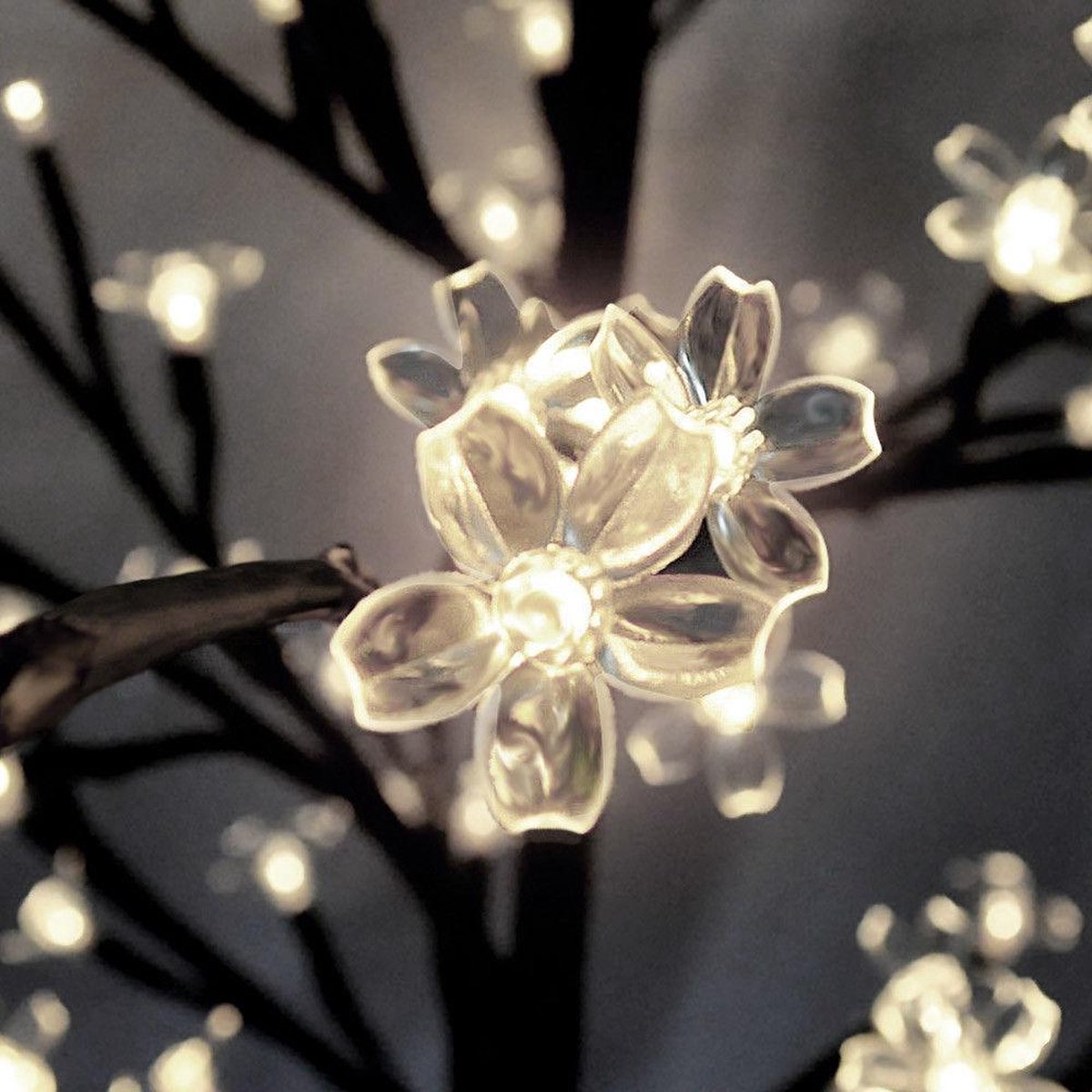 Kerstbloesem - Kerstboom - kerstversiering - Lichttakken - Kerstverlichting - 175 cm - 200 LED's - met afstandsbediening