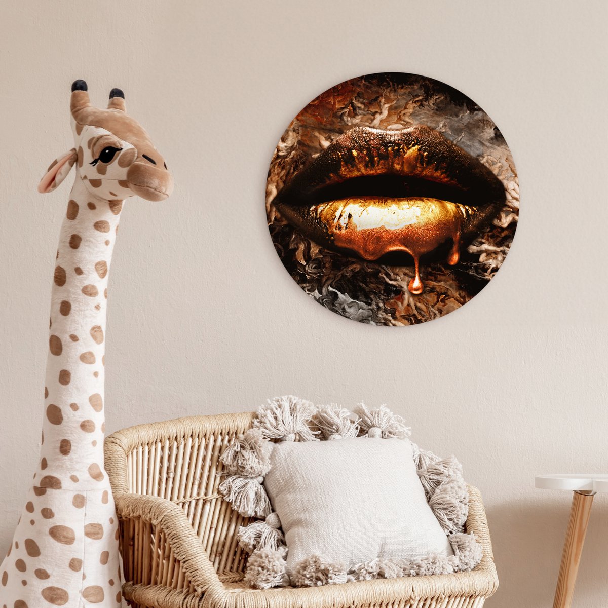 WallCircle - Wandcirkel 60x60 - Goud - Lippen - Kunst - Goud - Luxe - Abstract - Ronde schilderijen woonkamer - Wandbord rond - Muurdecoratie cirkel - Kamer decoratie binnen - Wanddecoratie muurcirkel - Woonaccessoires
