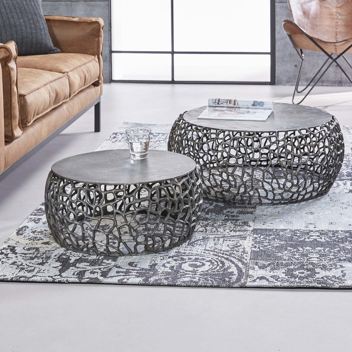 Coffee table set of 2 Maze | sand-cast design | black nickel | 75x75x30 cm | robust and modern | living room