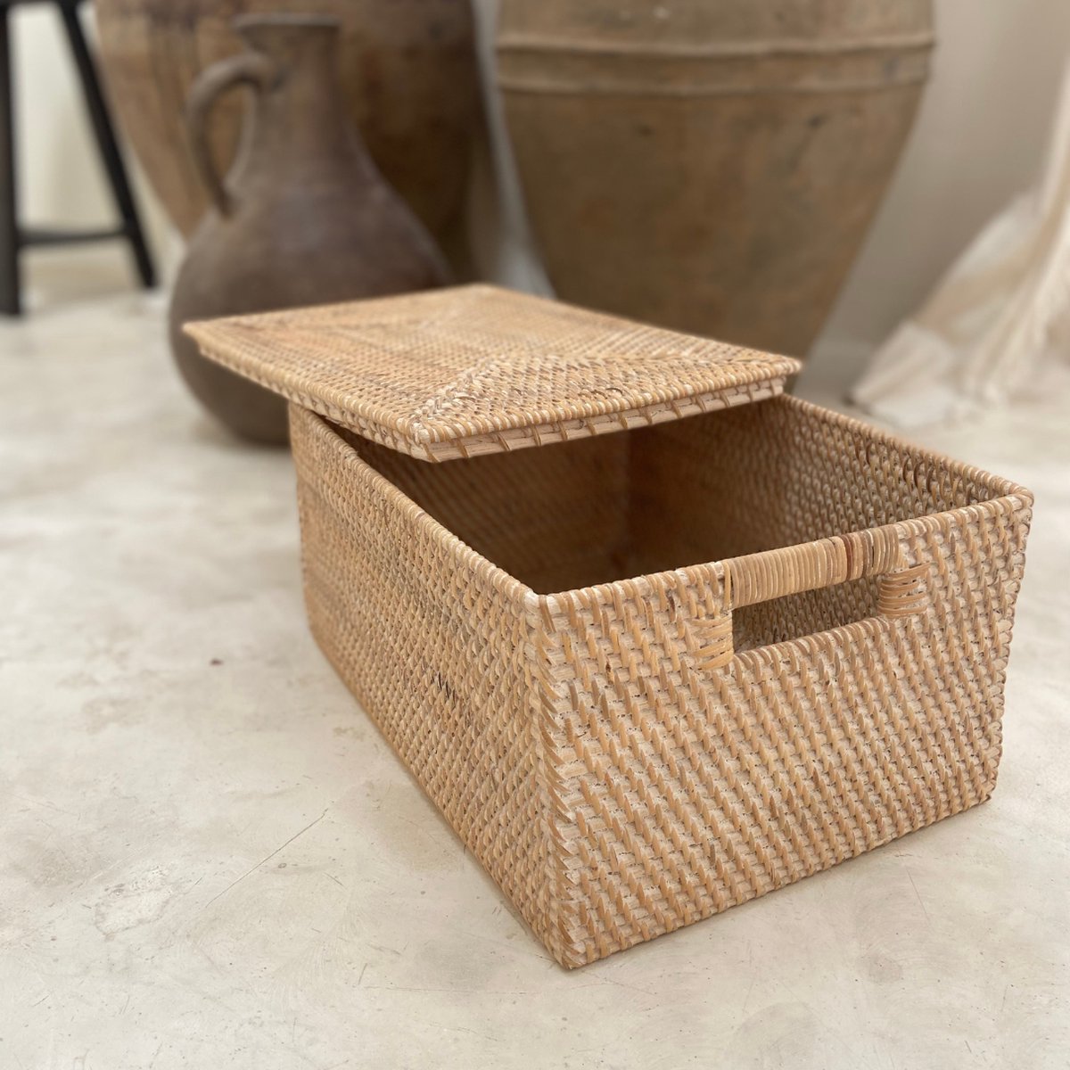 Rotan opbergmand whitewash met deksel - opbergdoos - opbergbox - 35 cm x 25 cm x 16 cm
