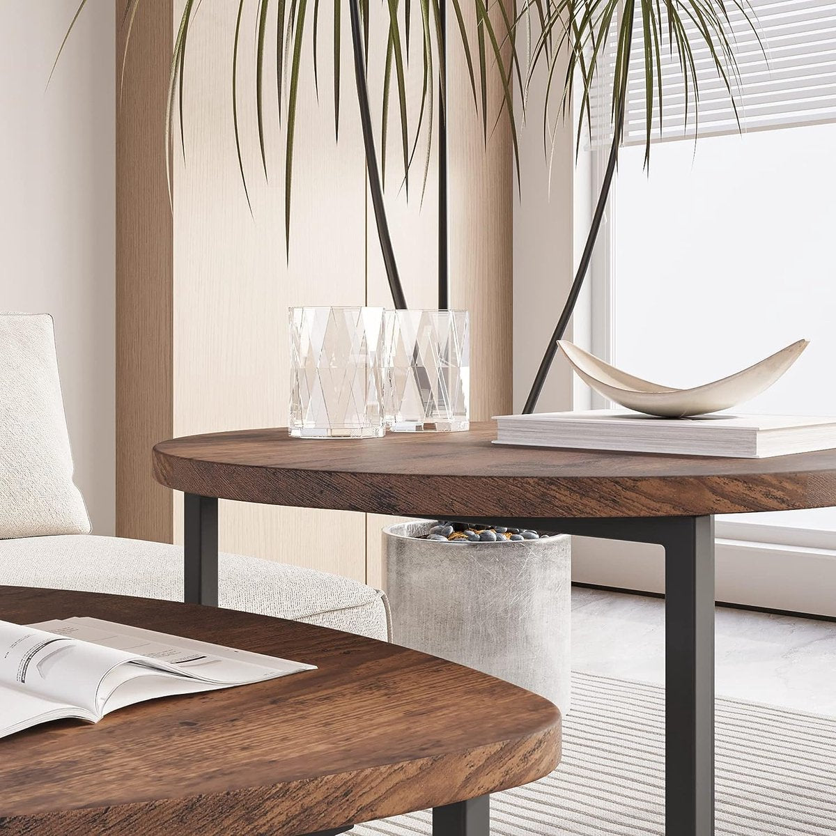 Salontafel, rond, set van 2, bijzettafel, koffietafel, metalen onderstel en hartvorm, een tafelblad van hout, industrieel design, woonkamertafel, modern, zwart + bruin