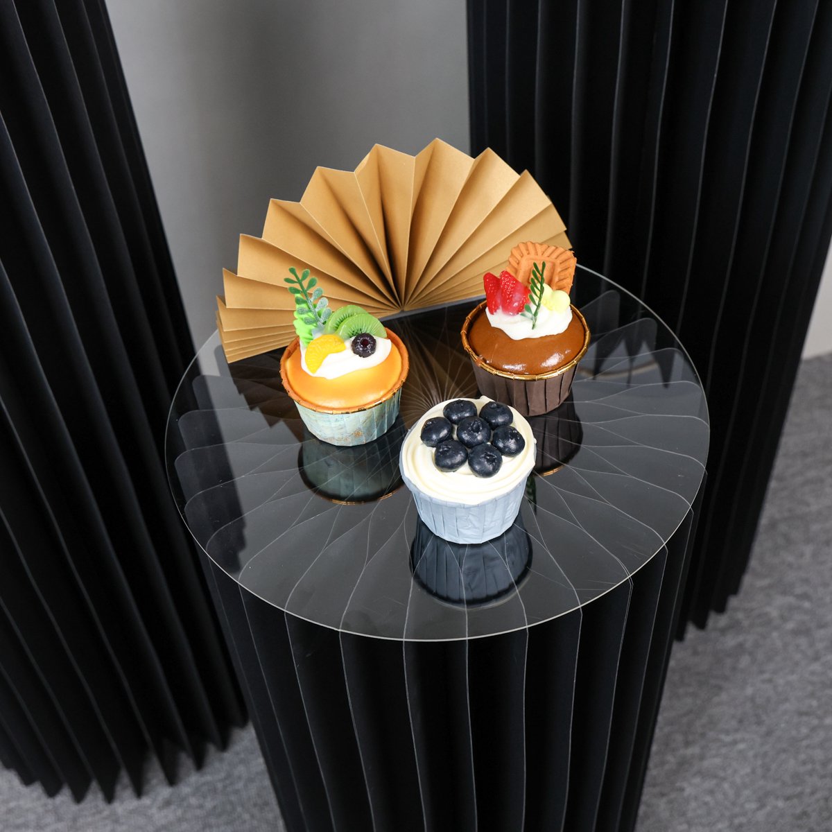 Plantentafel - Bloementafel - Taartplateau - Kerstzuil - Kerstdecoratie - Kerstaccessoire - Papieren cilinder - Opvouwbaar - Decoratie - Versiering - Bruiloft - Tafel - Kerst - Trouwerij - Bruiloft - Verjaardag - Feestje - Goud - Display - Diverse maten