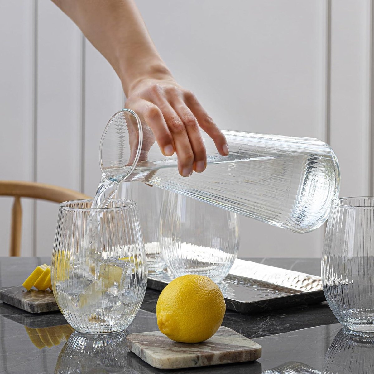 Waterkaraf - Water karaf Geribbeld Glas 1000 ml Serveerkaraf Met Lichtgevende Knopvaas Lyra - Transparant