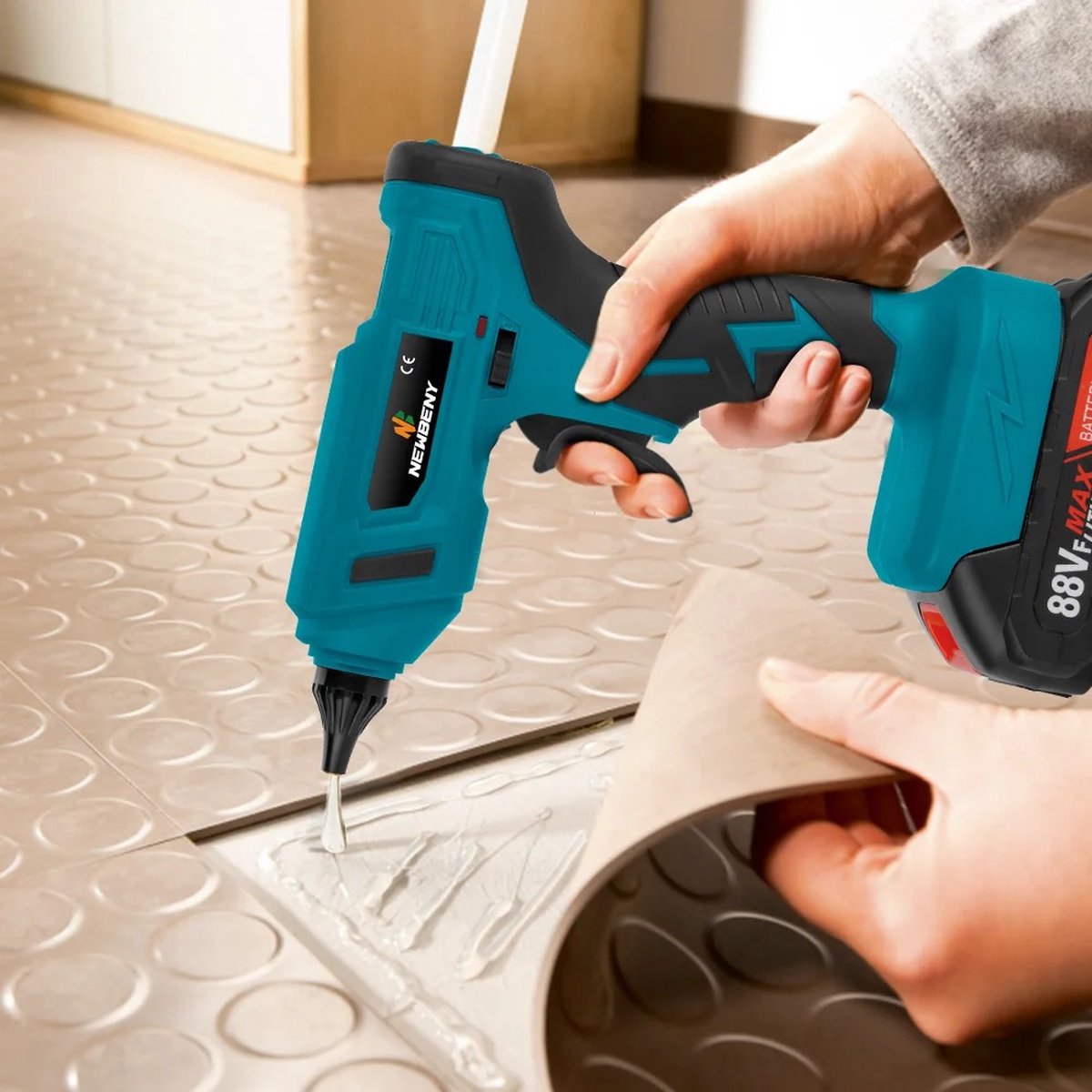 Cordless Hot Glue Gun - Cordless - Includes 2 Batteries - Free 10 Glue Sticks - Suitable for Makita B series 18V Tool Batteries - 100 WATT - Heats Up To 280 Degrees - 11mm Diameter - Blue