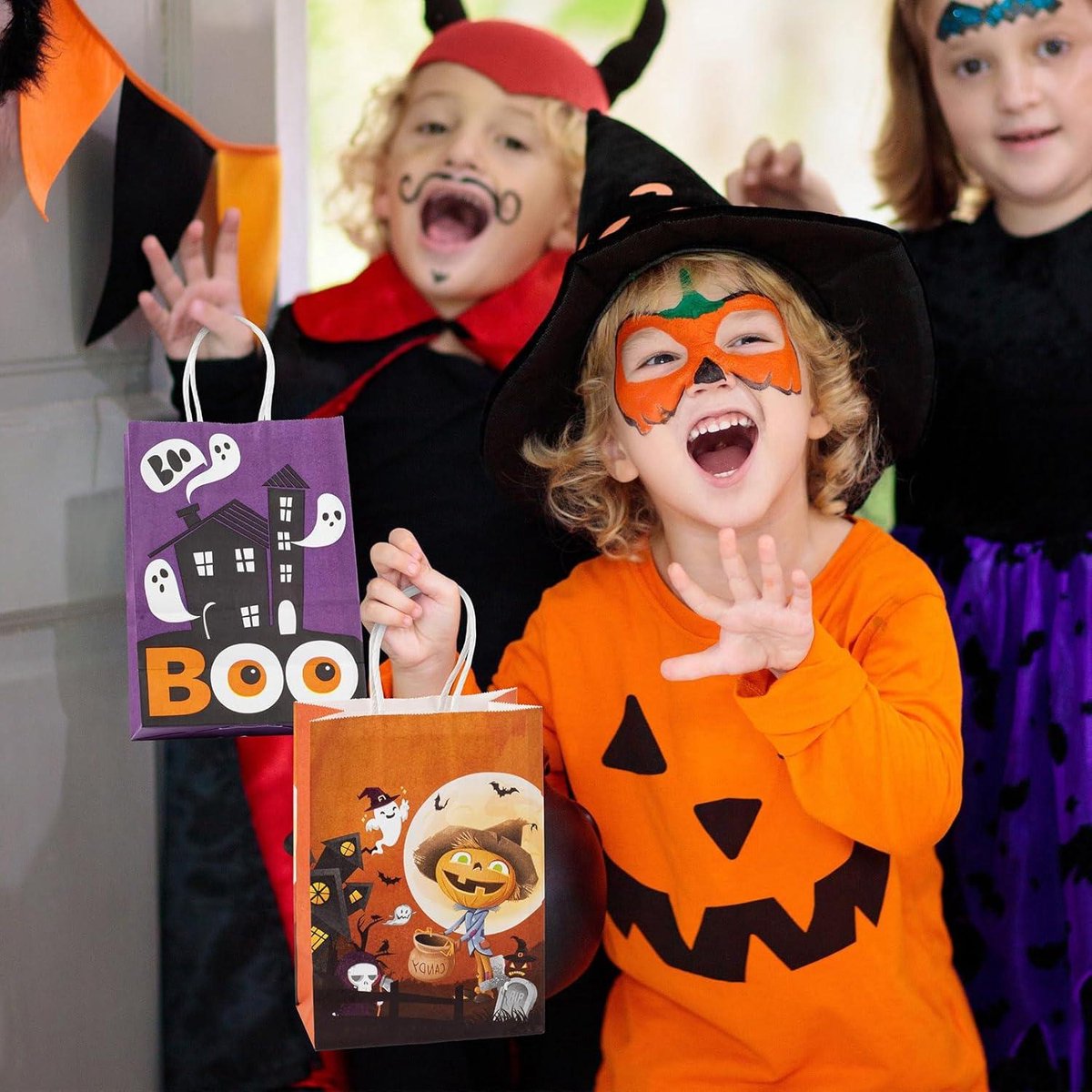 30 STUKS Trick or Treat Tassen - Halloween Draagtassen met Handvatten voor Kinderen - Kraft Goody Cadeau Papieren Zakken - Cadeaus Inpakken - Halloween Feestbenodigdheden