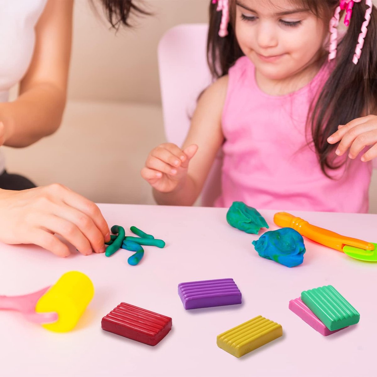 Oven Bake Modeling Clay Polymeerklei, 50 kleuren, creatieve polymeerklei kit met boetseergereedschap en sieradenaccessoires, niet giftig, ideaal doe-het-zelf kleigeschenken voor volwassenen en