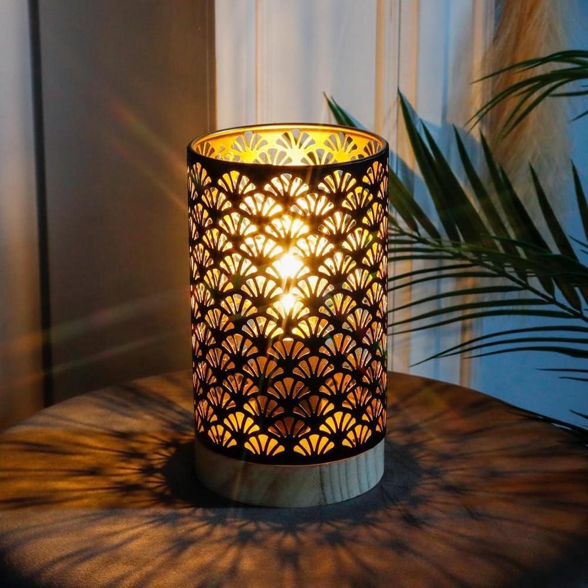225 cm Hoge Tafellamp op Batterijen met LED-lamp Waaiervormig Patroon - Decoratieve Draadloze Batterijlamp voor Bruiloft Tuin Binnen Balkon Slaapkamer met Houten Voet