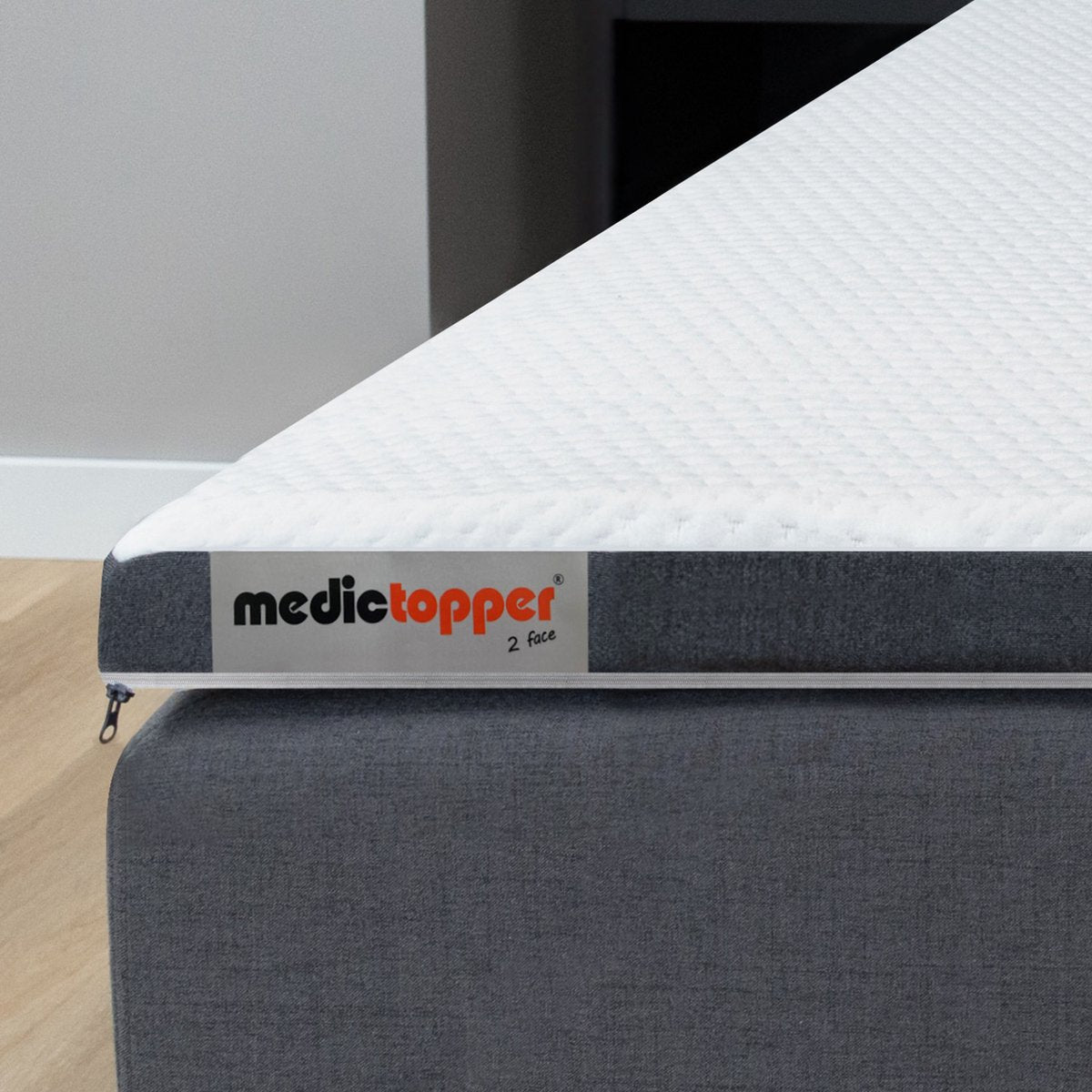 Medic Topper - Topper Matras 180x200 cm - Luxe Topdekmatras met Verkoelende Gel en Traagschuim voor Ultiem Slaapcomfort en Rugpijnverlichting - Ideaal als Matrasbeschermer voor elke Slaapkamer - Topper 180 x 200 x 7 cm