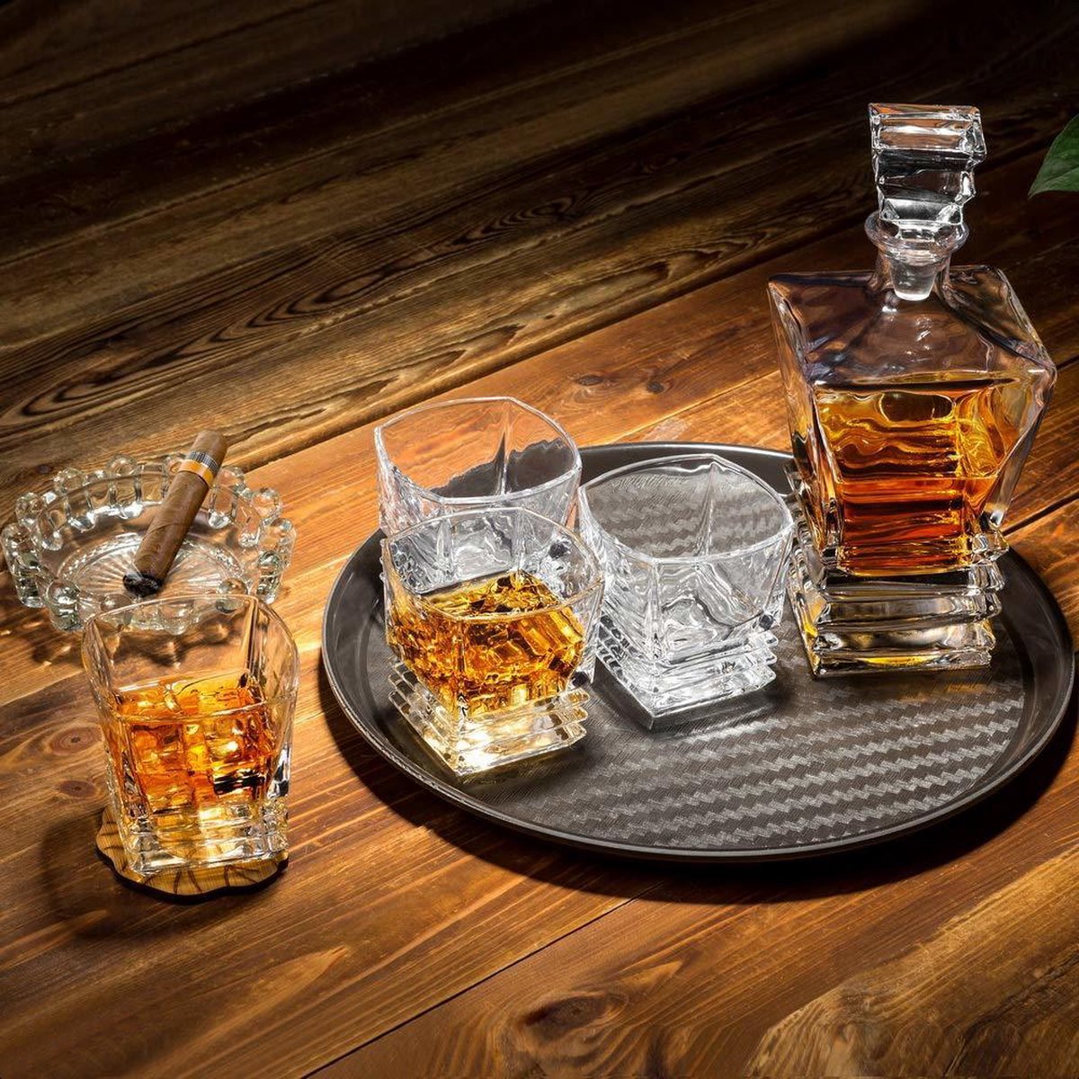 Whiskey Karaf Met 4 Glazen - 5-Delige Decanter Set - Kristal - Vaatwasserbestendig - Pacific Collectie