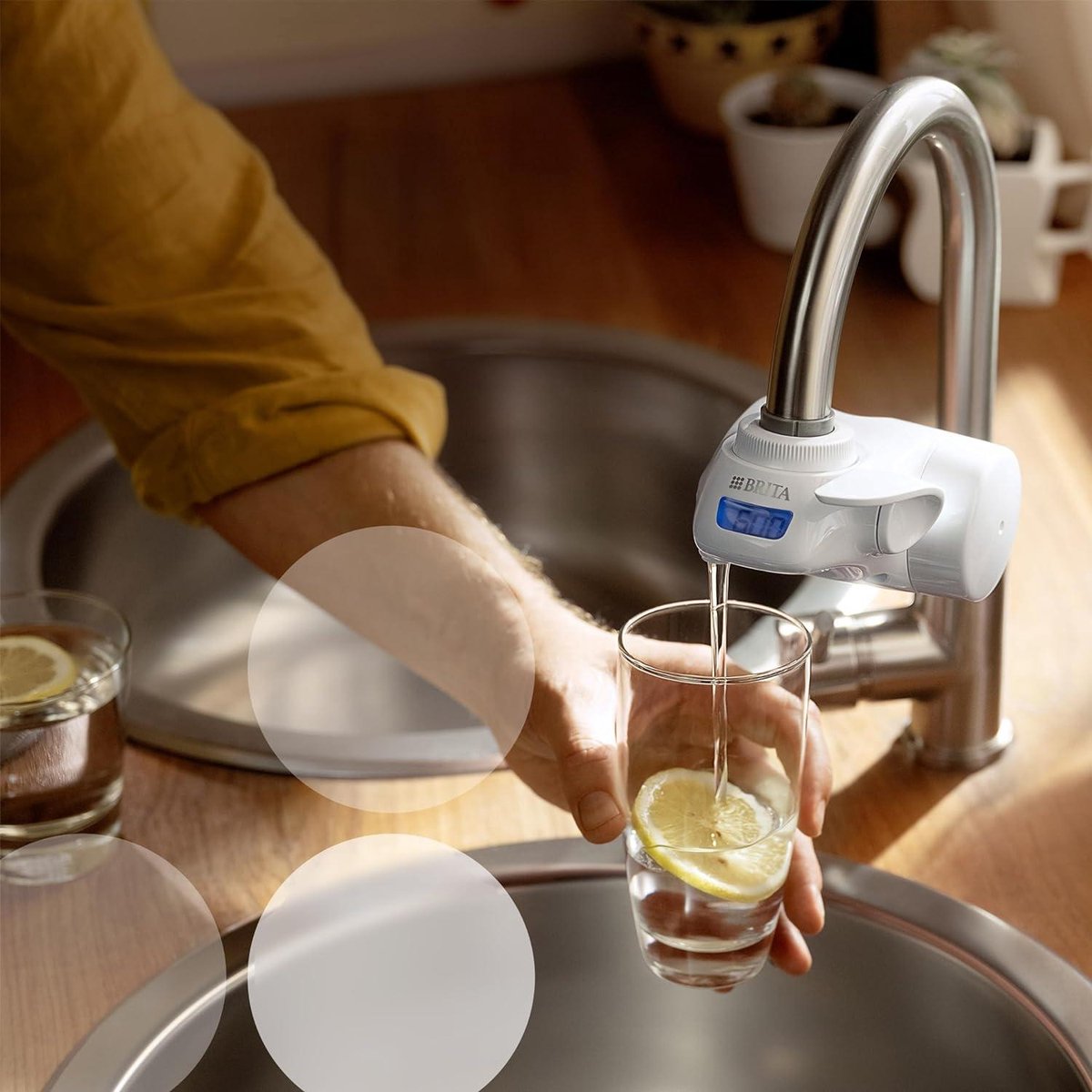 BRITA ON TAP Pro V-MF Waterfiltersysteem incl. 1 filterpatroon - 99,99% - Bacterievrij waterfilters & drinkflessen - Duurzaam Water met Filtertechnologie - Uitstekende Smaak waterfilter kraan