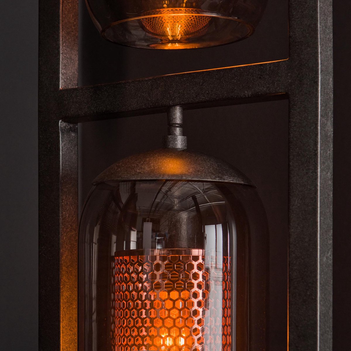 Design vloerlamp tower | 3-lichts | smoke glas-geperforeerd staal | Artic zwart | 32x23x158 cm | modern / industrieel | woonkamer / kantoor