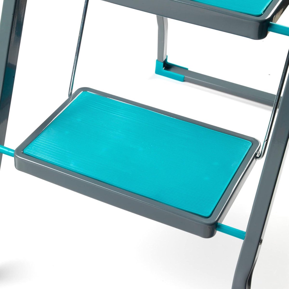 3-step ladder with anti-slip treads - durable and sturdy - for indoor and outdoor use - reach height of approx. 2.5 metres - safety clip - foldable - turquoise/grey ladder