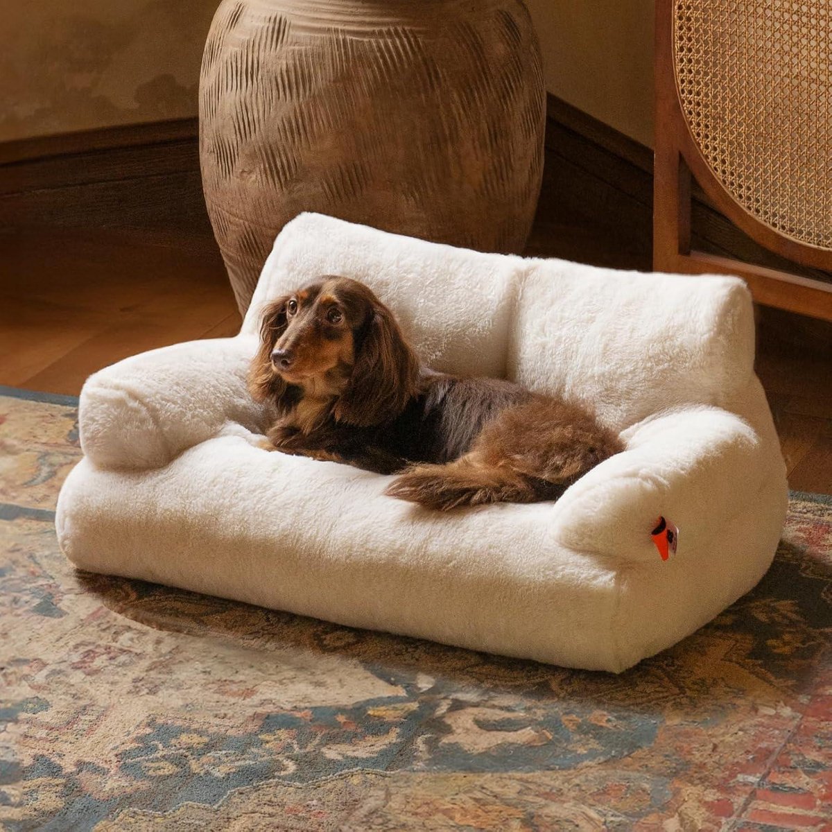 Cat Bed Stylish Fluffy Soft Cat Sofa Dog Sofa - 66 x 48 cm Cute Anti-Slip Bottom White