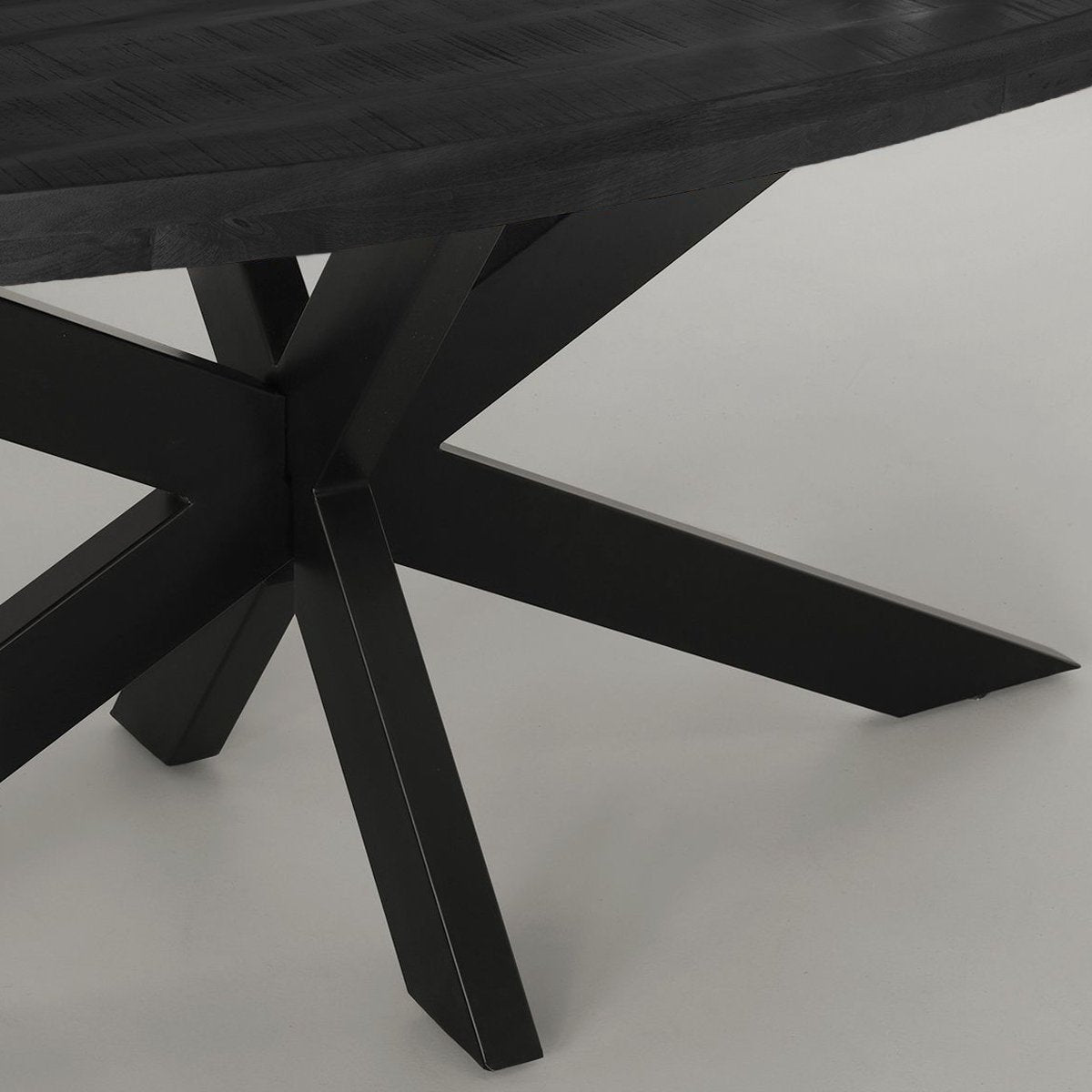 Eettafel ovaal mangohout 160cm James zwart ovale industriële tafel duurzaam mango eetkamertafel