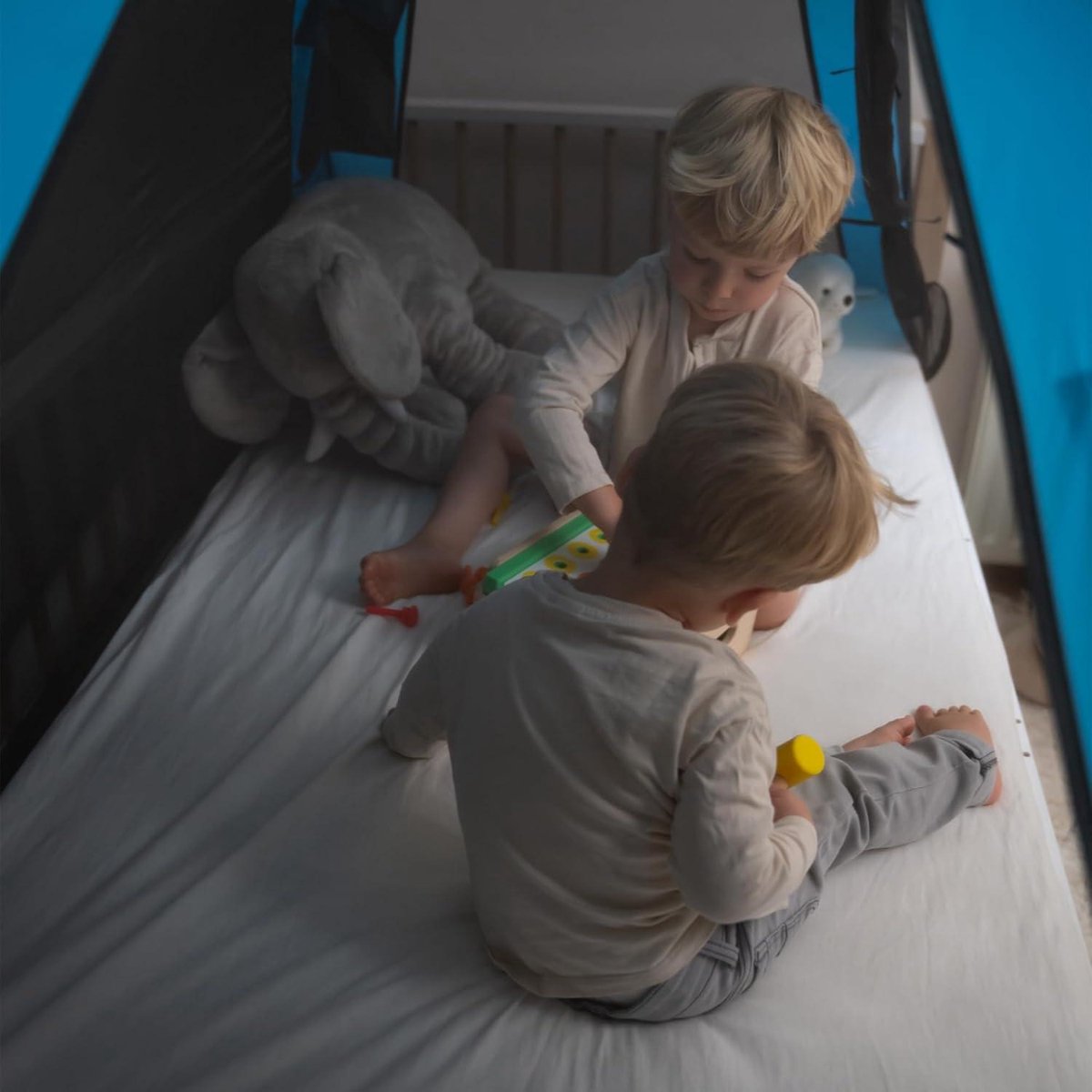 Deryan Bedtent - tweepersoons klamboe - muggentent voor bed - insectenbescherming - compact en lichtgewicht - 200 x 90 x 110 cm - reismuggennet - blauwe draagtas Klamboe