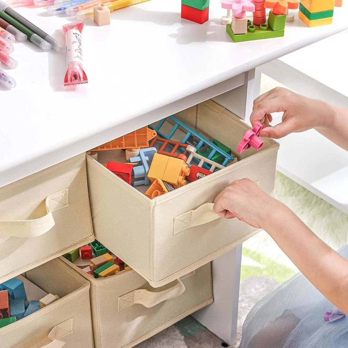 Kindertafel Met Opbergruimte - Kindertafel Met Stoeltjes – Kinderbureau – Inclusief Bankje Met Veel Opbergruimte - Set van 4: 1 x tafel + 2 x stoelen + 1 x kistbank