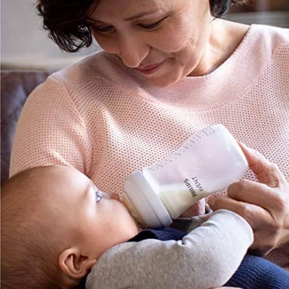 Philips Avent Natural Response Baby Bottle - 3 260ml baby milk bottles for newborns and older babies, BPA-free, for 1 month and up (model SCY903/03)